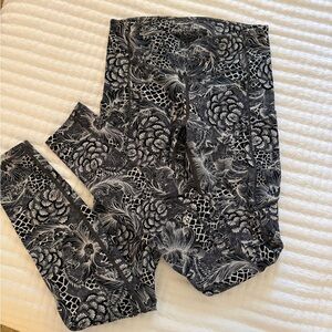 lululemon athletica navy and White Patterned Leggings